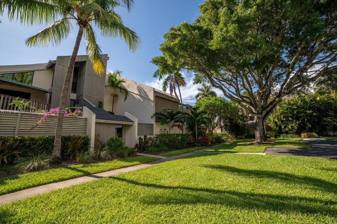 Недавно арендовано: $2,500 (1 спален, 1 ванн, 740 Квадратных фут)