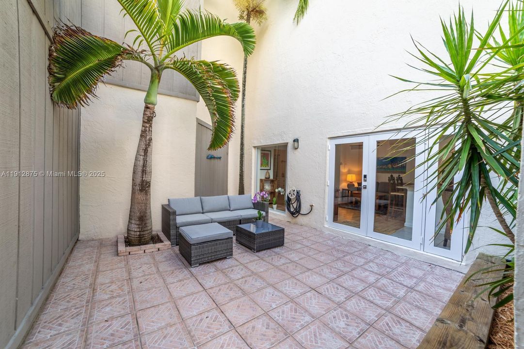 Недавно арендовано: $2,500 (1 спален, 1 ванн, 740 Квадратных фут)