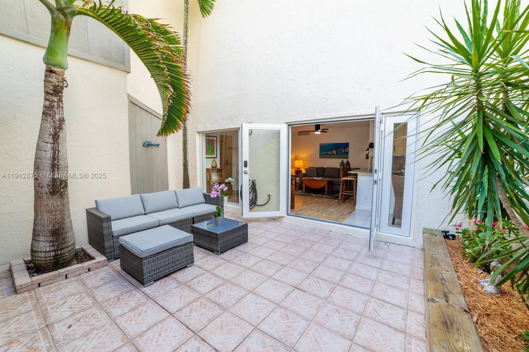 Недавно арендовано: $2,500 (1 спален, 1 ванн, 740 Квадратных фут)