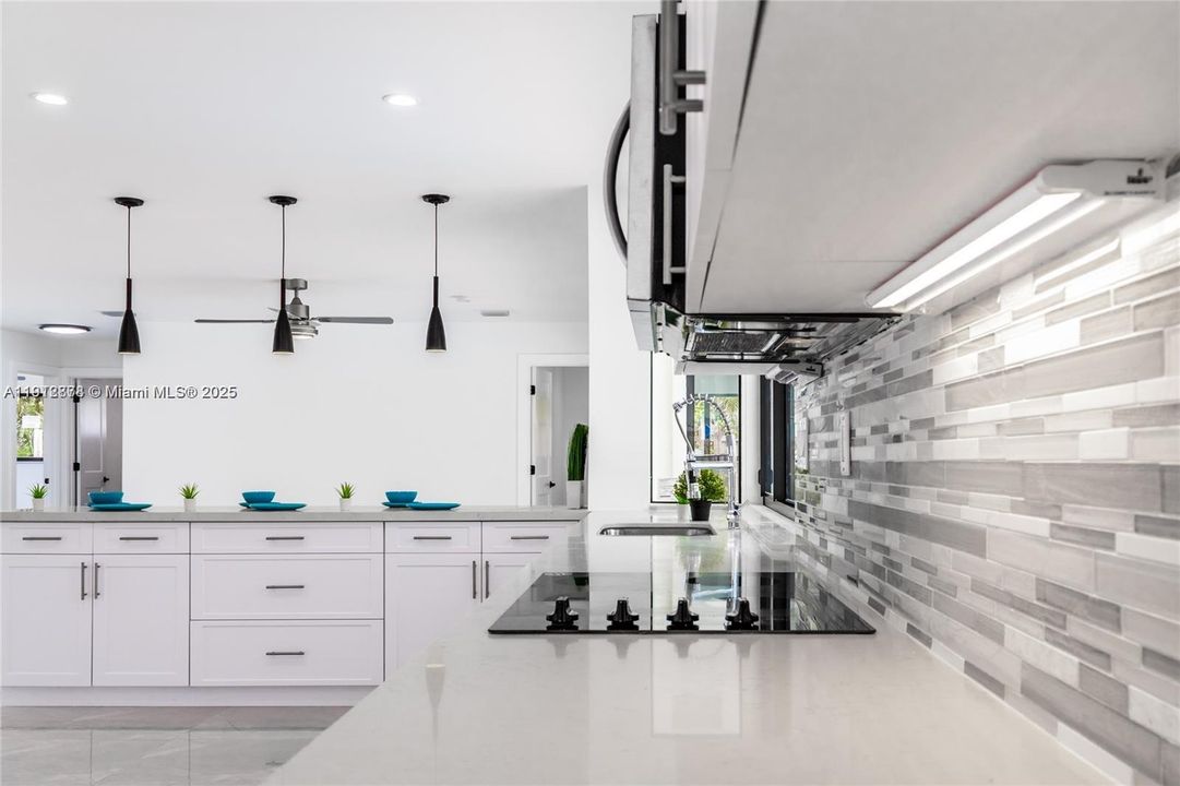 Active With Contract: $6,950 (4 beds, 3 baths, 2227 Square Feet)