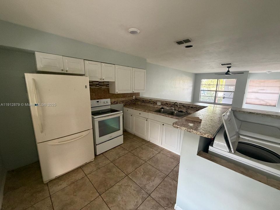 Недавно продано: $119,500 (2 спален, 2 ванн, 0 Квадратных фут)