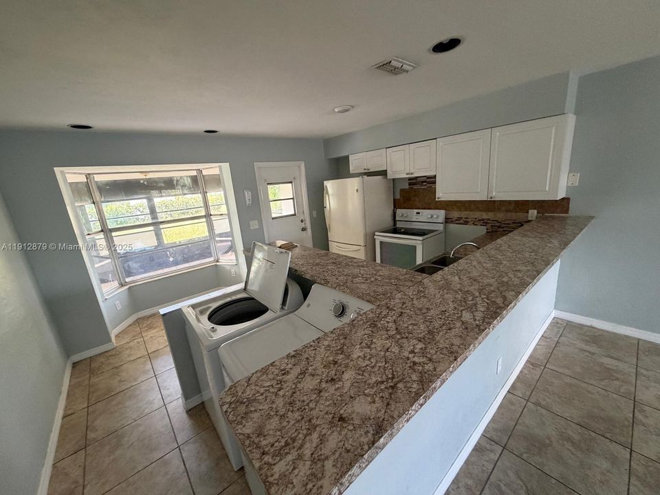 Недавно продано: $119,500 (2 спален, 2 ванн, 0 Квадратных фут)