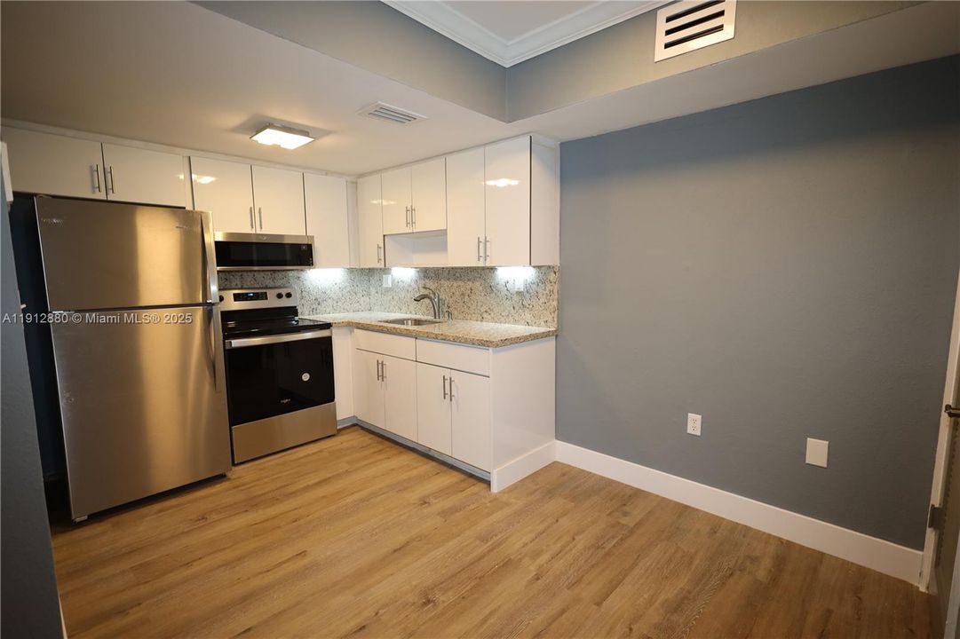 Недавно арендовано: $1,800 (1 спален, 1 ванн, 552 Квадратных фут)