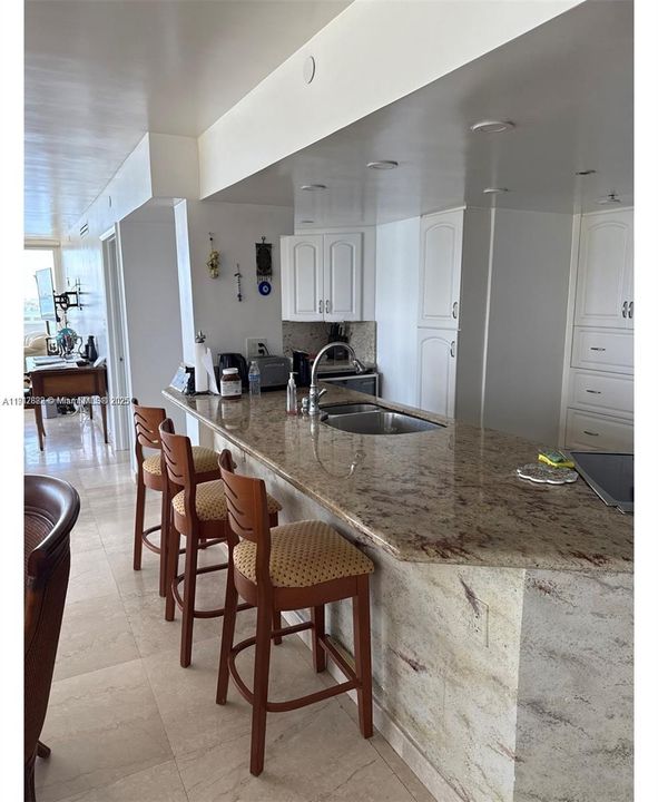 For Sale: $995,000 (2 beds, 2 baths, 1717 Square Feet)