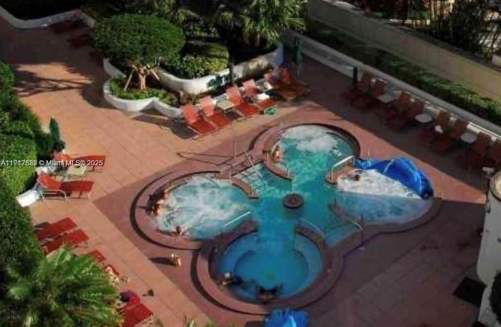 For Sale: $995,000 (2 beds, 2 baths, 1717 Square Feet)