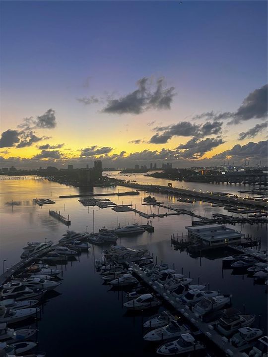 For Sale: $995,000 (2 beds, 2 baths, 1717 Square Feet)