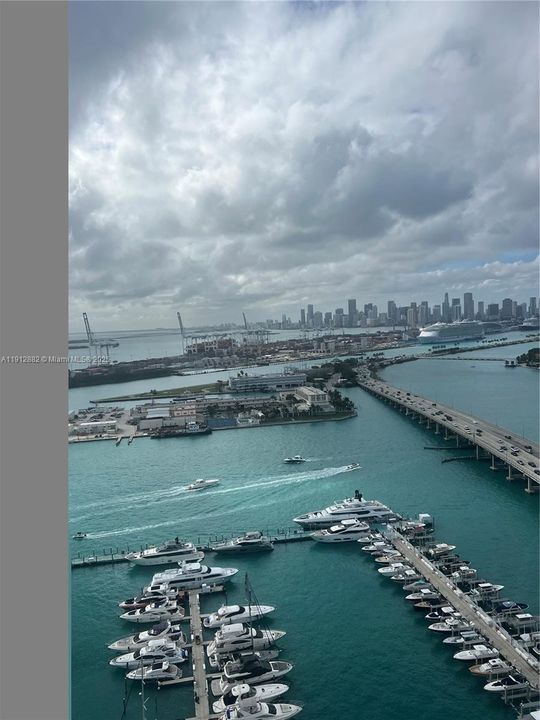 For Sale: $995,000 (2 beds, 2 baths, 1717 Square Feet)