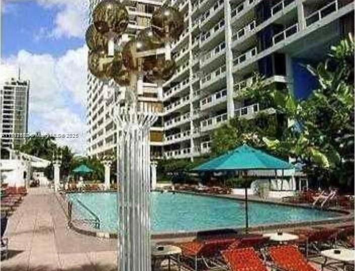 For Sale: $995,000 (2 beds, 2 baths, 1717 Square Feet)