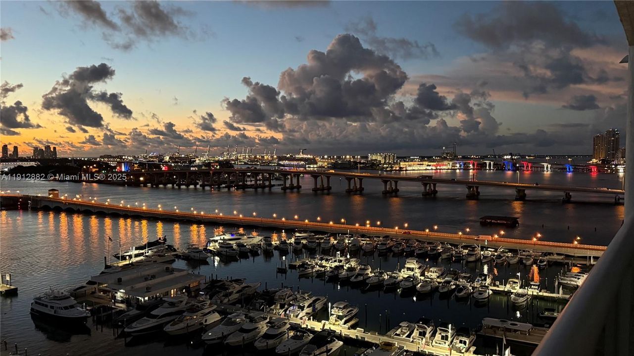 For Sale: $995,000 (2 beds, 2 baths, 1717 Square Feet)