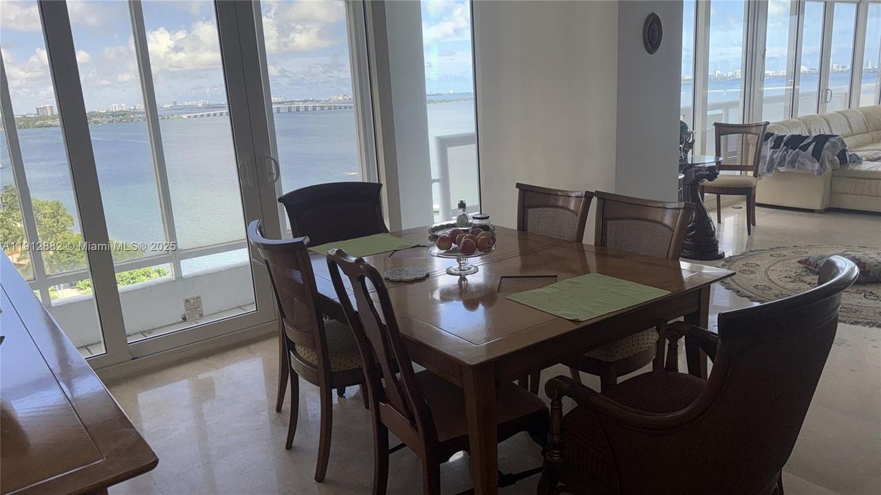 For Sale: $995,000 (2 beds, 2 baths, 1717 Square Feet)