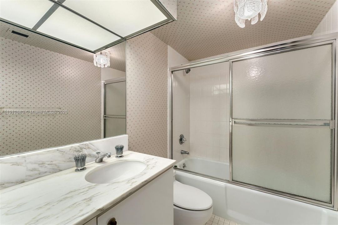 En Venta: $1,185,000 (3 camas, 3 baños, 2868 Pies cuadrados)