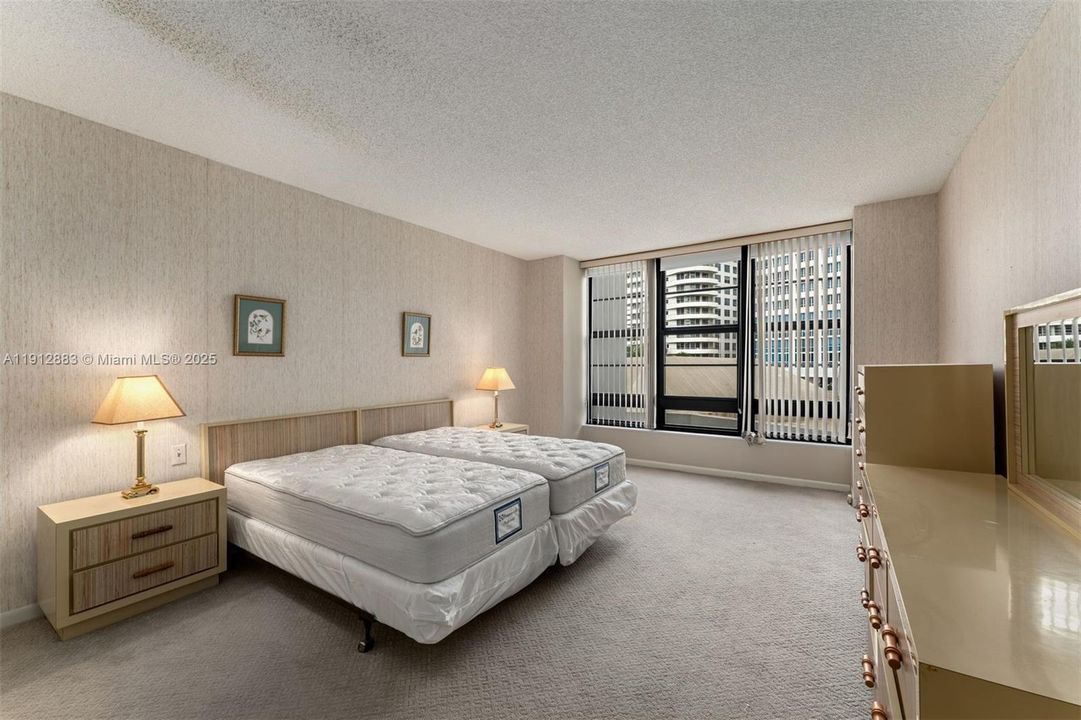 En Venta: $1,185,000 (3 camas, 3 baños, 2868 Pies cuadrados)