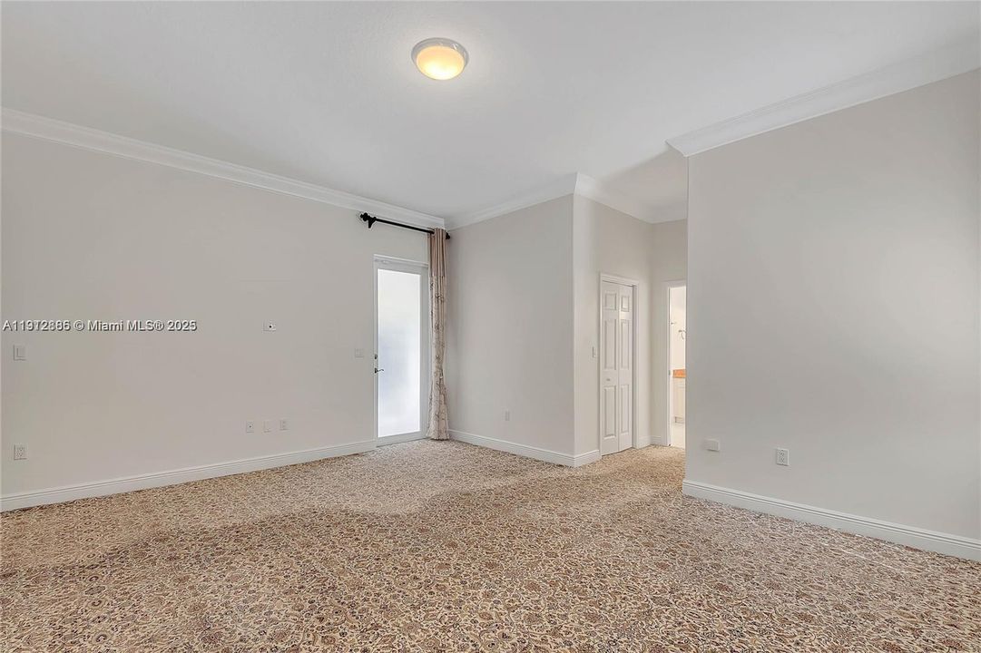 出租: $5,900 (5 贝兹, 4 浴室, 3022 平方英尺)