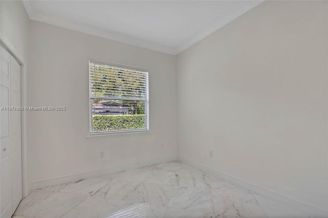 出租: $5,900 (5 贝兹, 4 浴室, 3022 平方英尺)