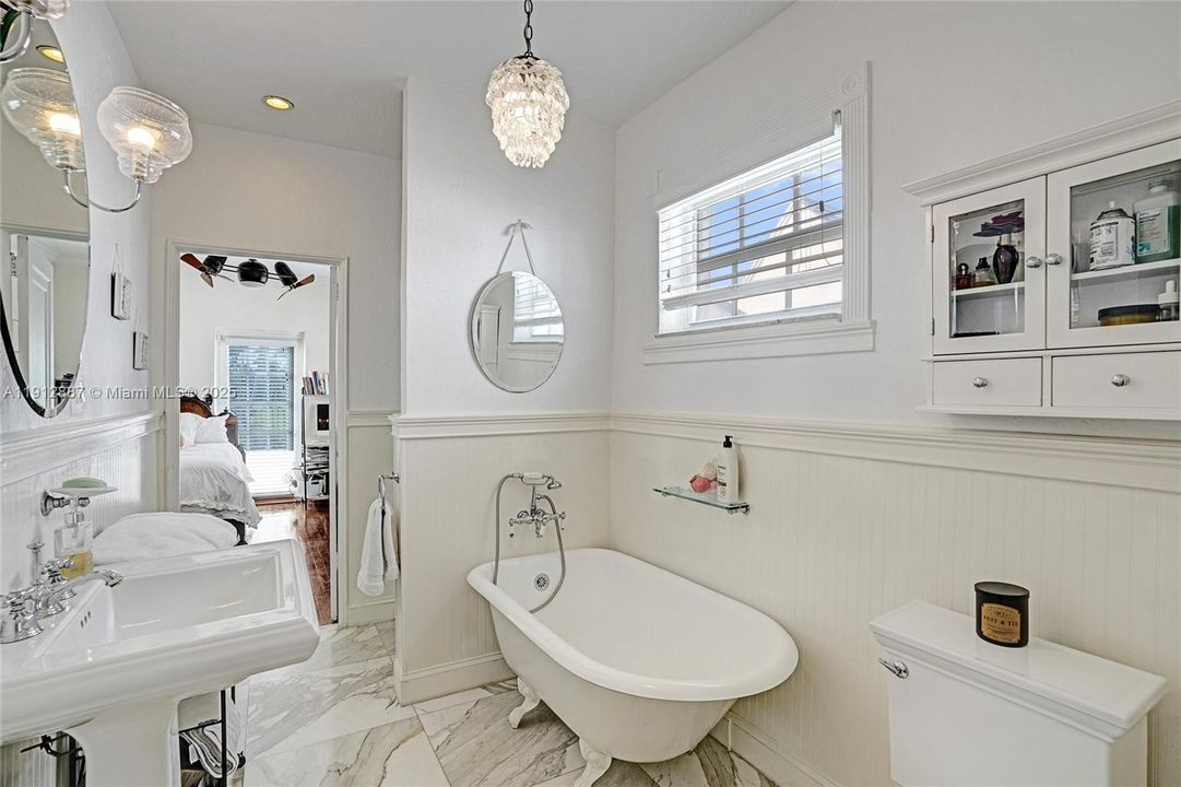 For Sale: $5,857,525 (8 beds, 5 baths, 4358 Square Feet)