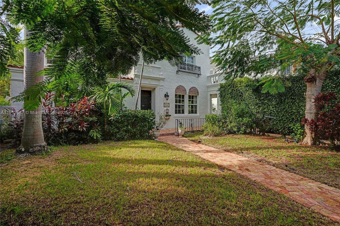 For Sale: $5,857,525 (8 beds, 5 baths, 4358 Square Feet)