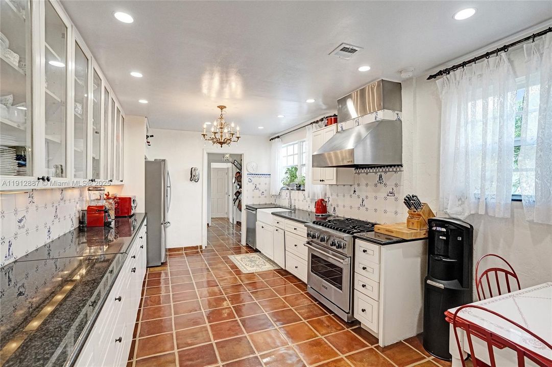 For Sale: $5,857,525 (8 beds, 5 baths, 4358 Square Feet)