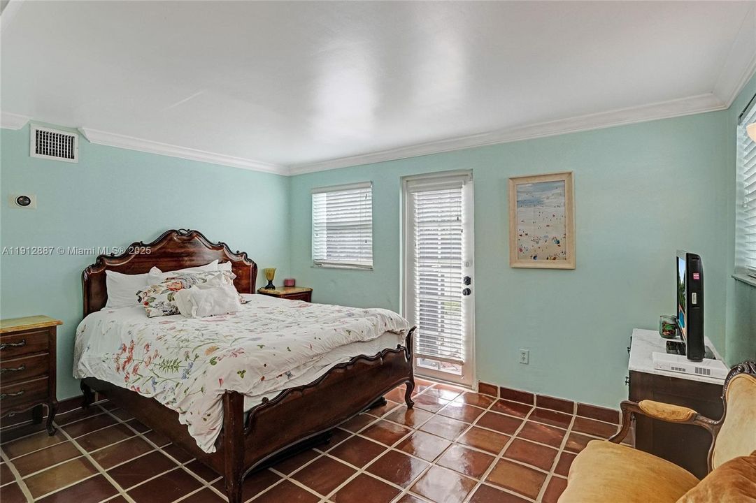 For Sale: $5,857,525 (8 beds, 5 baths, 4358 Square Feet)