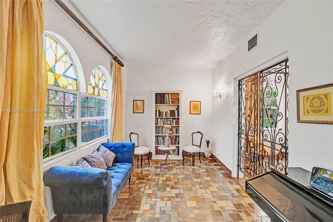 For Sale: $5,857,525 (8 beds, 5 baths, 4358 Square Feet)