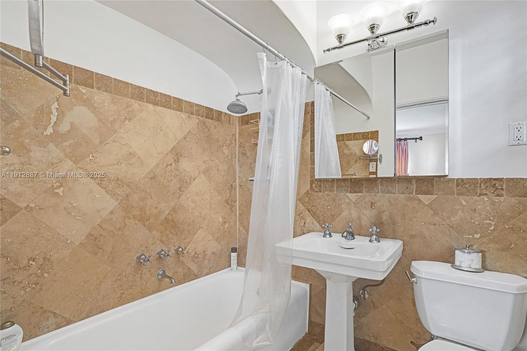 For Sale: $5,857,525 (8 beds, 5 baths, 4358 Square Feet)