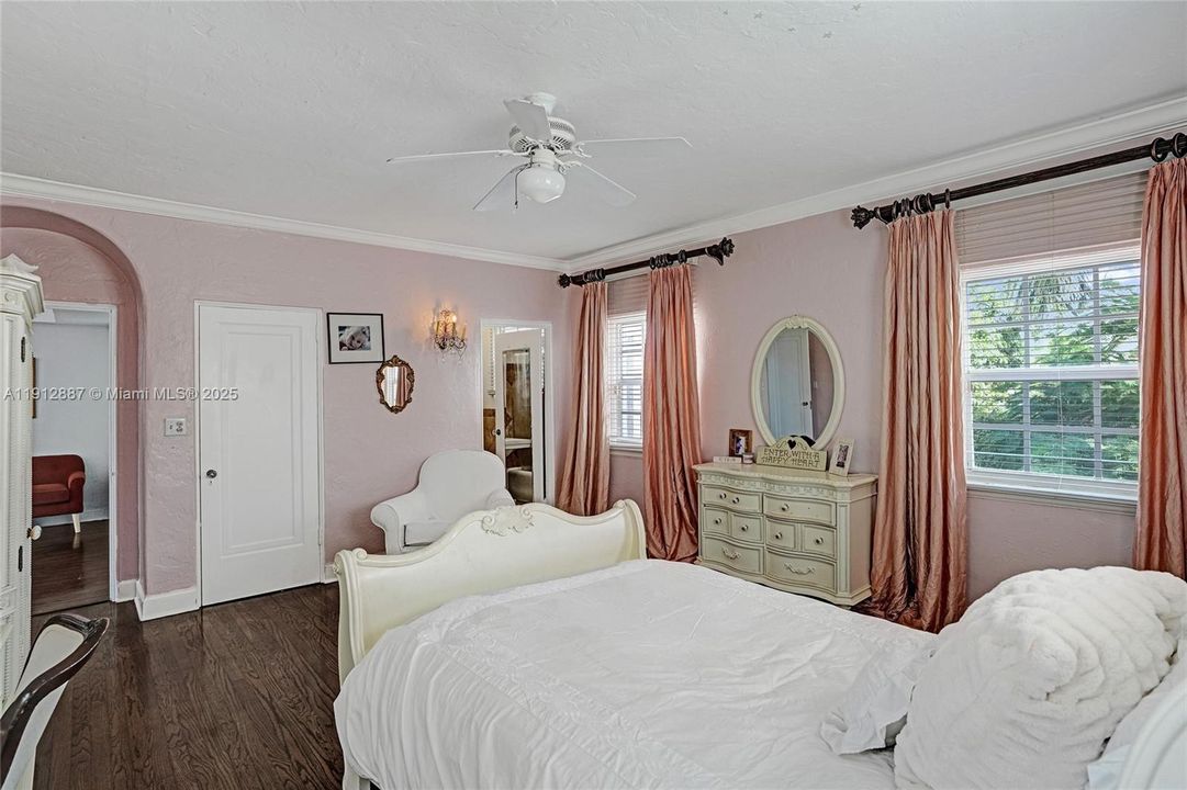 For Sale: $5,857,525 (8 beds, 5 baths, 4358 Square Feet)