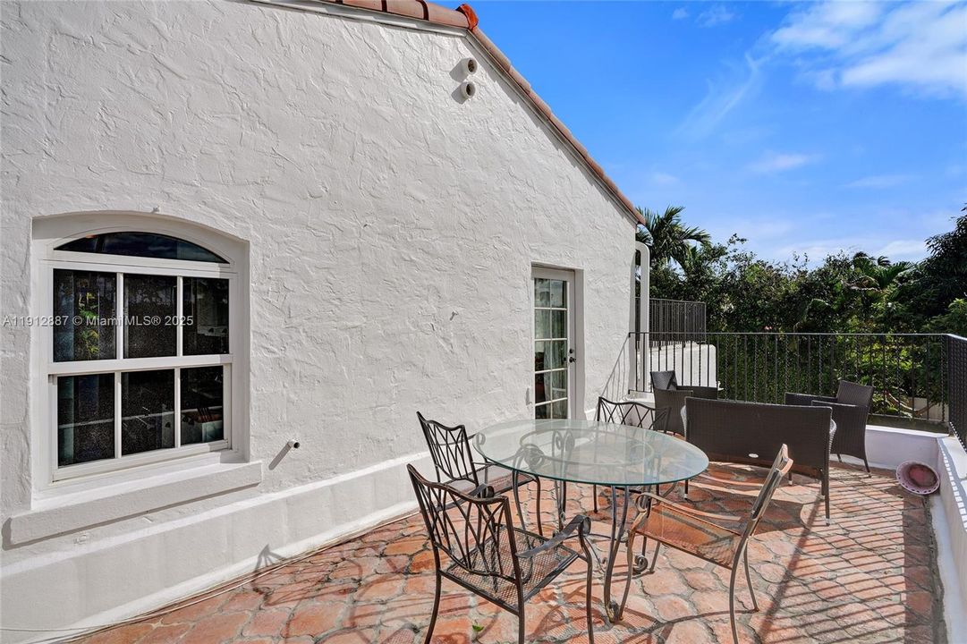 For Sale: $5,857,525 (8 beds, 5 baths, 4358 Square Feet)