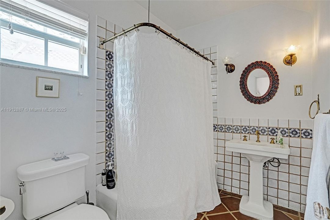 For Sale: $5,857,525 (8 beds, 5 baths, 4358 Square Feet)