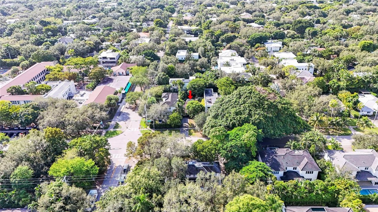 待售: $1,400,000 (0.17 acres)