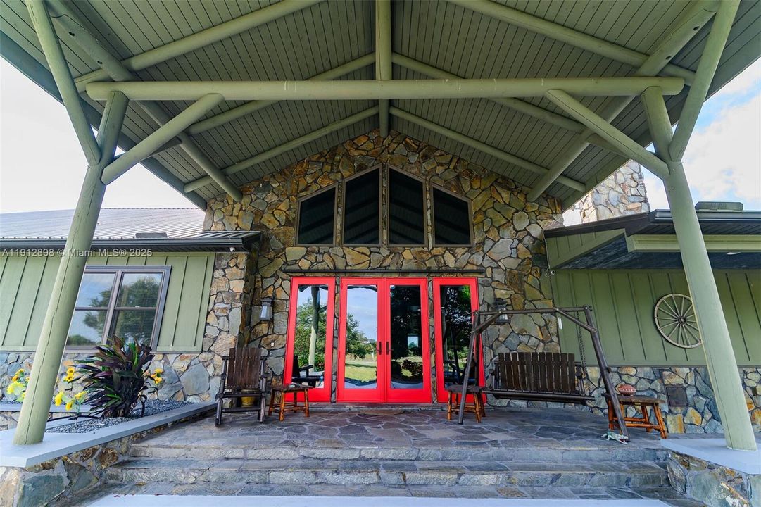 En Venta: $1,895,000 (3 camas, 2 baños, 4123 Pies cuadrados)