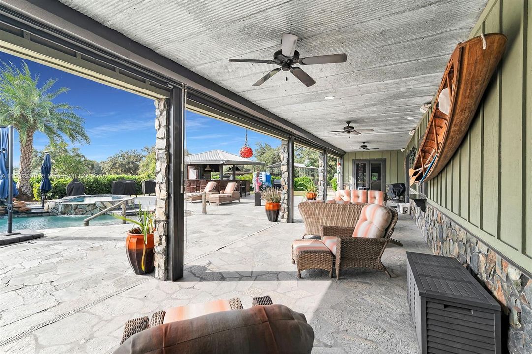 En Venta: $1,895,000 (3 camas, 2 baños, 4123 Pies cuadrados)