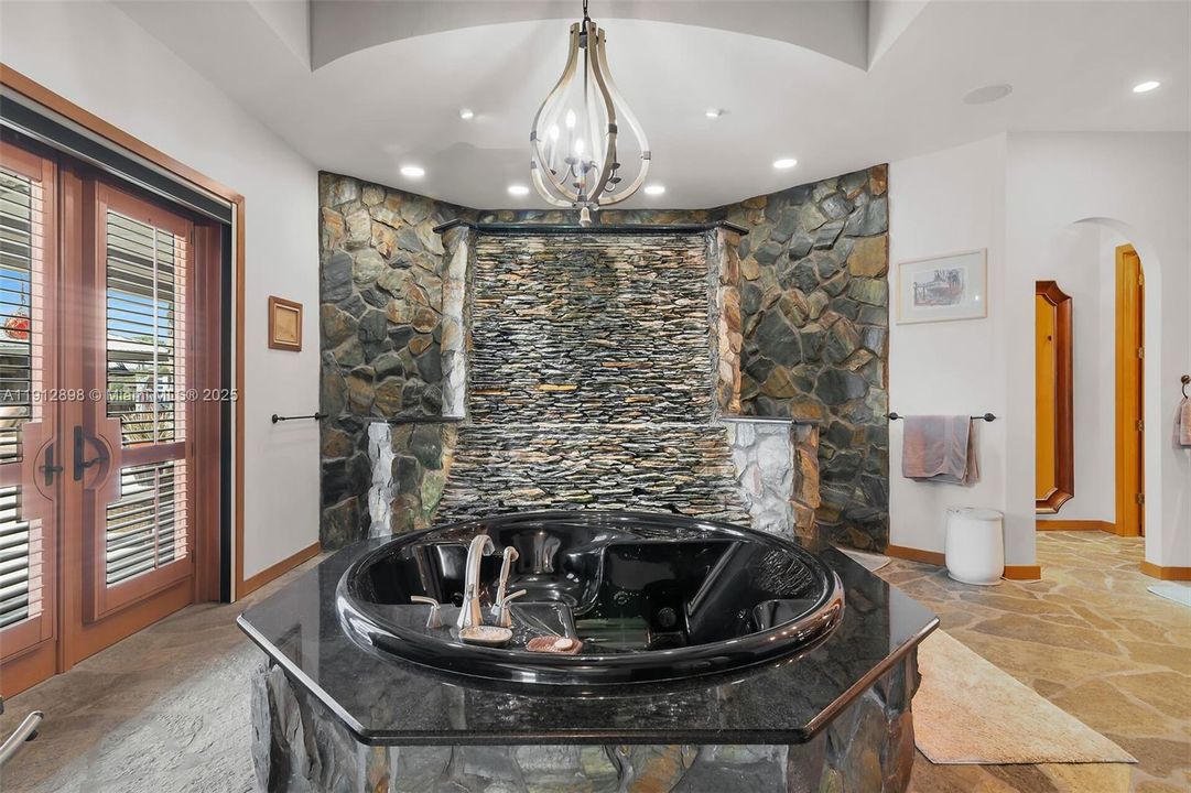 En Venta: $1,895,000 (3 camas, 2 baños, 4123 Pies cuadrados)