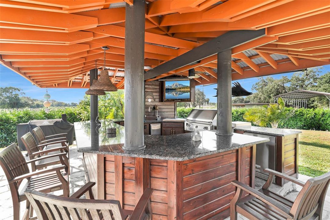 En Venta: $1,895,000 (3 camas, 2 baños, 4123 Pies cuadrados)