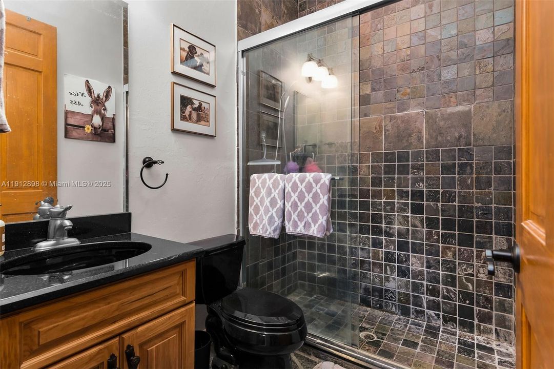 En Venta: $1,895,000 (3 camas, 2 baños, 4123 Pies cuadrados)