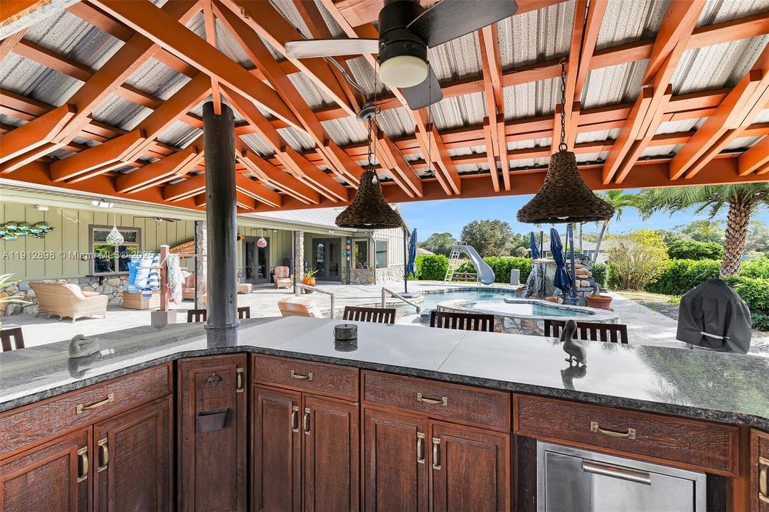 En Venta: $1,895,000 (3 camas, 2 baños, 4123 Pies cuadrados)