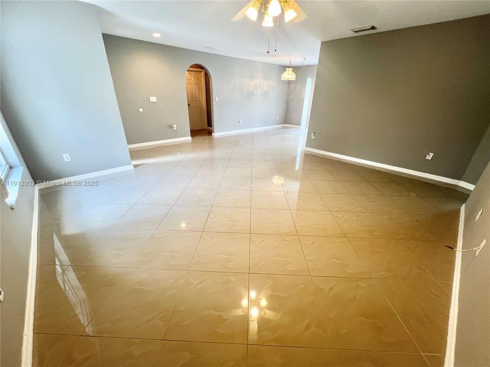 В аренду: $2,500 (3 спален, 2 ванн, 1314 Квадратных фут)