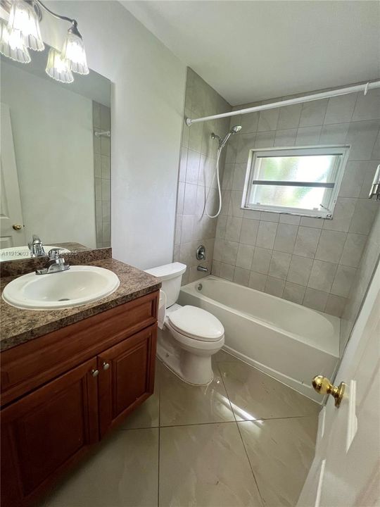 В аренду: $2,500 (3 спален, 2 ванн, 1314 Квадратных фут)