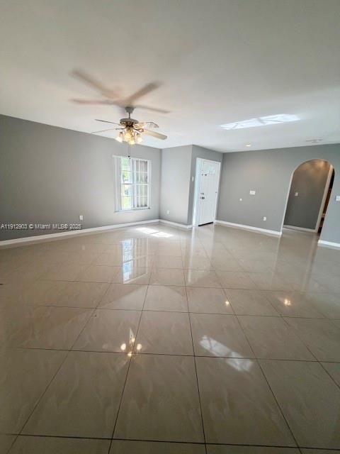 В аренду: $2,500 (3 спален, 2 ванн, 1314 Квадратных фут)