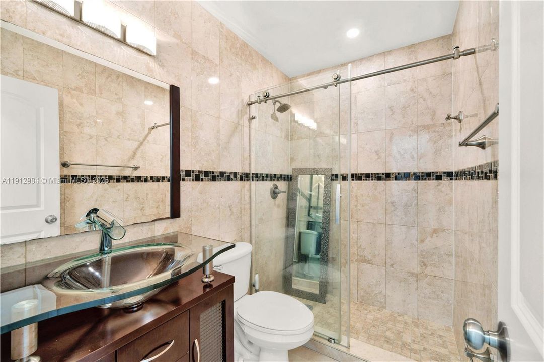 出租: $3,900 (3 贝兹, 2 浴室, 1658 平方英尺)