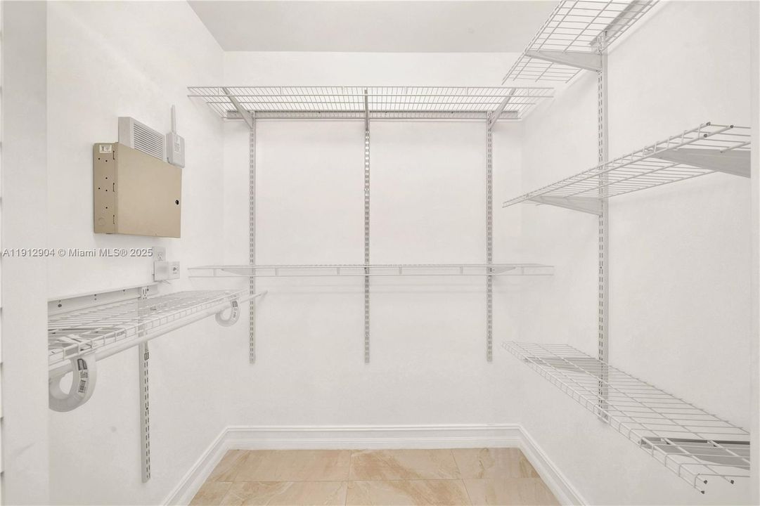 出租: $3,900 (3 贝兹, 2 浴室, 1658 平方英尺)