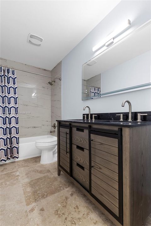 合同活跃: $4,000 (3 贝兹, 2 浴室, 2155 平方英尺)