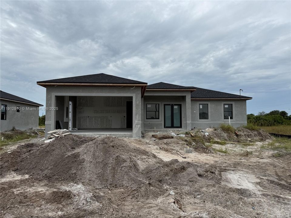 For Sale: $350,000 (4 beds, 2 baths, 1642 Square Feet)