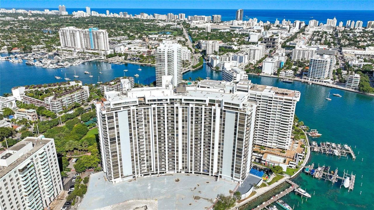 Под контрактом: $8,750 (2 спален, 2 ванн, 1778 Квадратных фут)