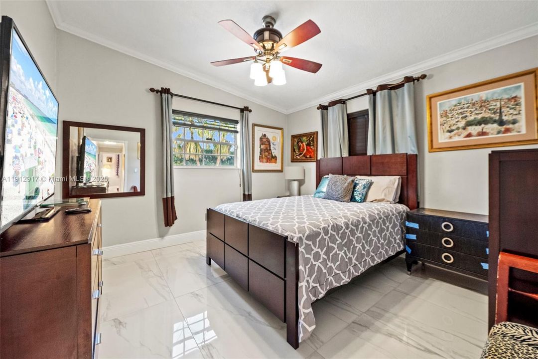 En Venta: $2,900,000 (5 camas, 4 baños, 3401 Pies cuadrados)