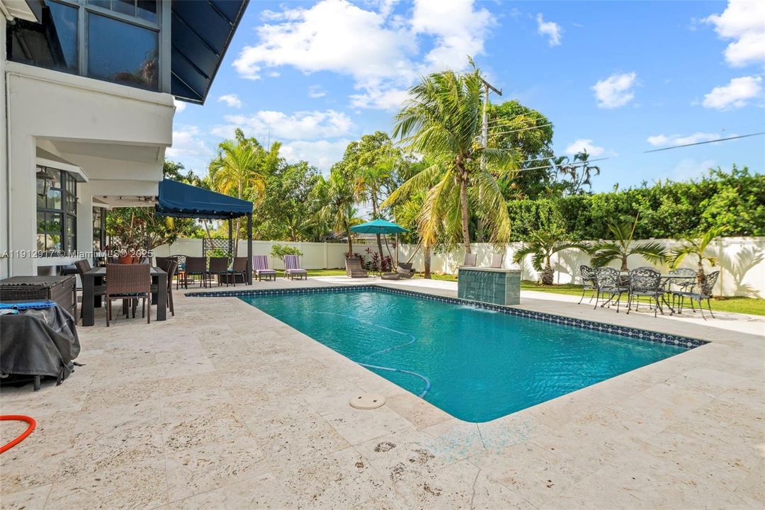 En Venta: $2,900,000 (5 camas, 4 baños, 3401 Pies cuadrados)