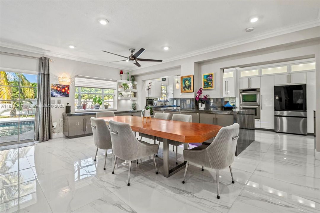 En Venta: $2,900,000 (5 camas, 4 baños, 3401 Pies cuadrados)