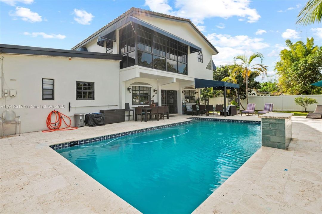 En Venta: $2,900,000 (5 camas, 4 baños, 3401 Pies cuadrados)