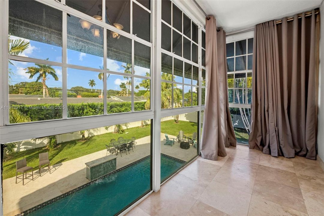 En Venta: $2,900,000 (5 camas, 4 baños, 3401 Pies cuadrados)