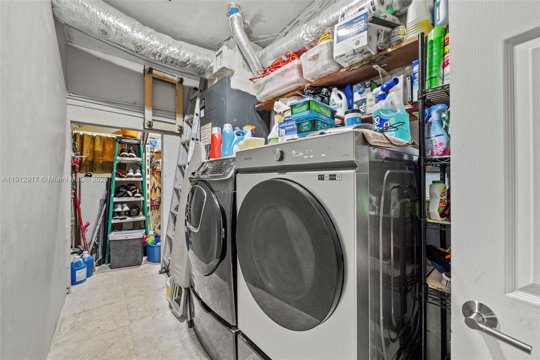 En Venta: $2,900,000 (5 camas, 4 baños, 3401 Pies cuadrados)