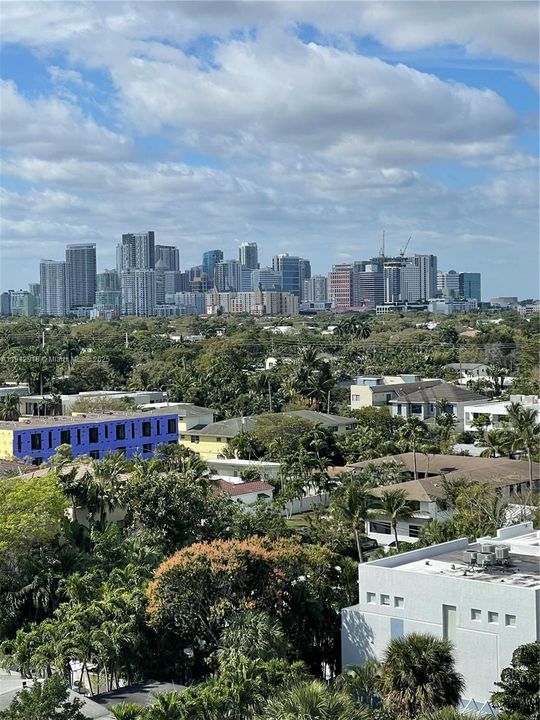 待售: $175,000 (1 贝兹, 1 浴室, 690 平方英尺)