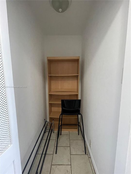 待售: $175,000 (1 贝兹, 1 浴室, 690 平方英尺)